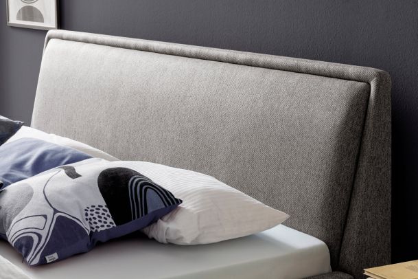 Upholstered bed 180x200 - Frieda with bed slat