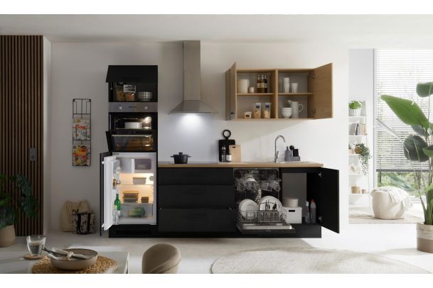 Kitchen with electrical appliances - Malfi