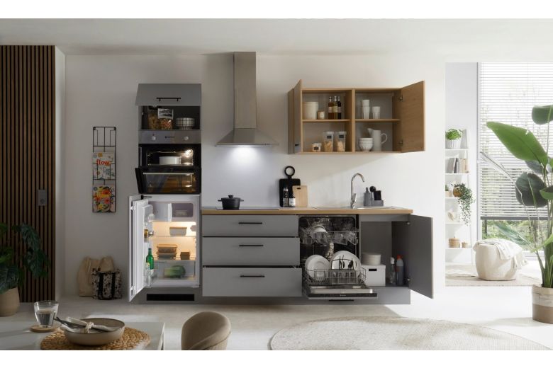 Kitchen with electrical appliances - Malfi