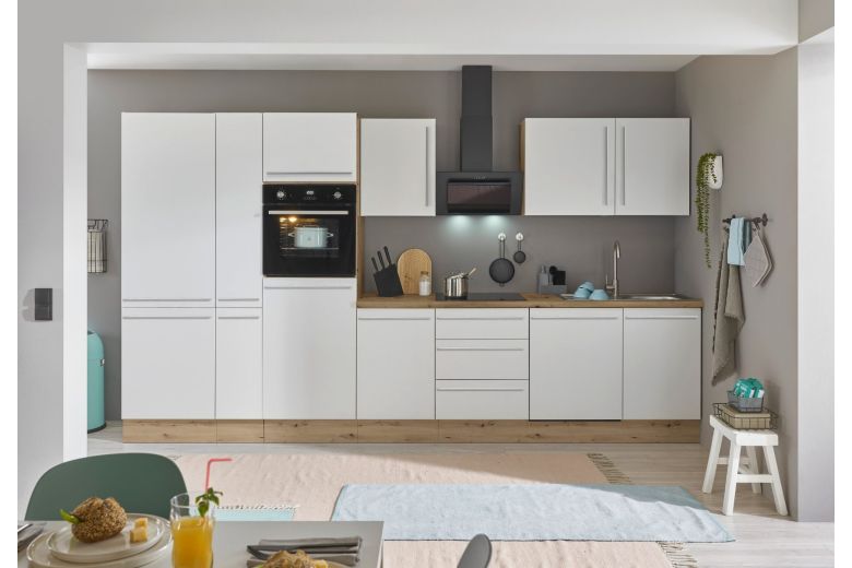 Kitchen with electrical appliances - Florida