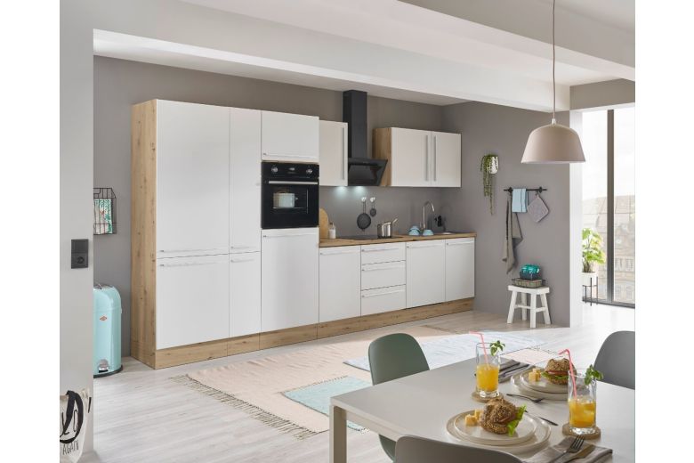 Kitchen with electrical appliances - Florida