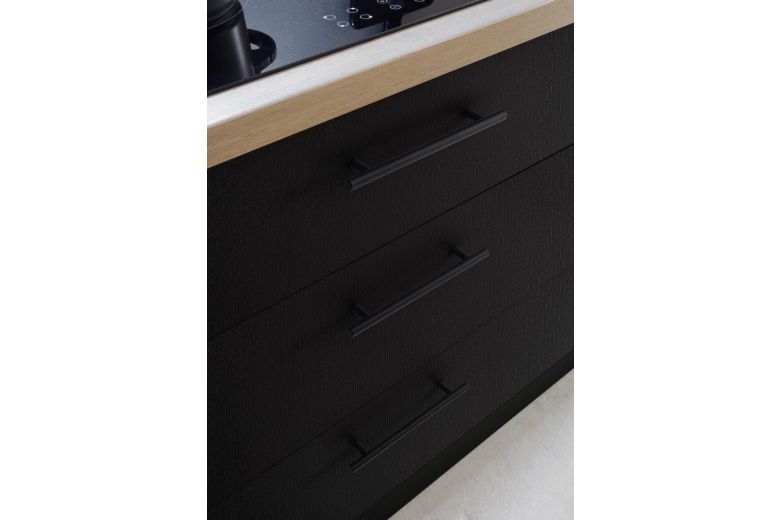 Kitchen with electrical appliances - Malfi