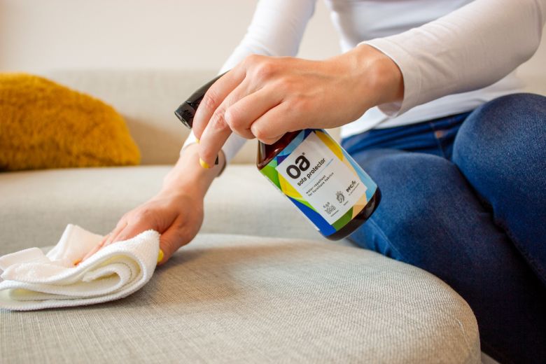OA - Sofa protector 500ml (mitruma un netīrumu atgrūšanas līdzeklis)