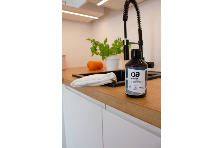 OA - Stone oil 250ml (Akmens un Metāla virsmu tīrītājs un atjaunotājs)