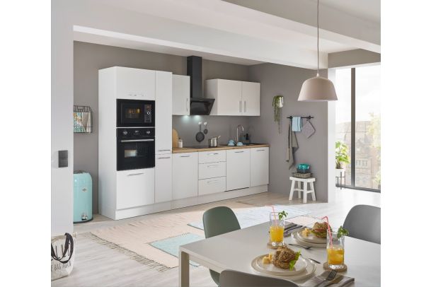 Kitchen with electrical appliances - Turin